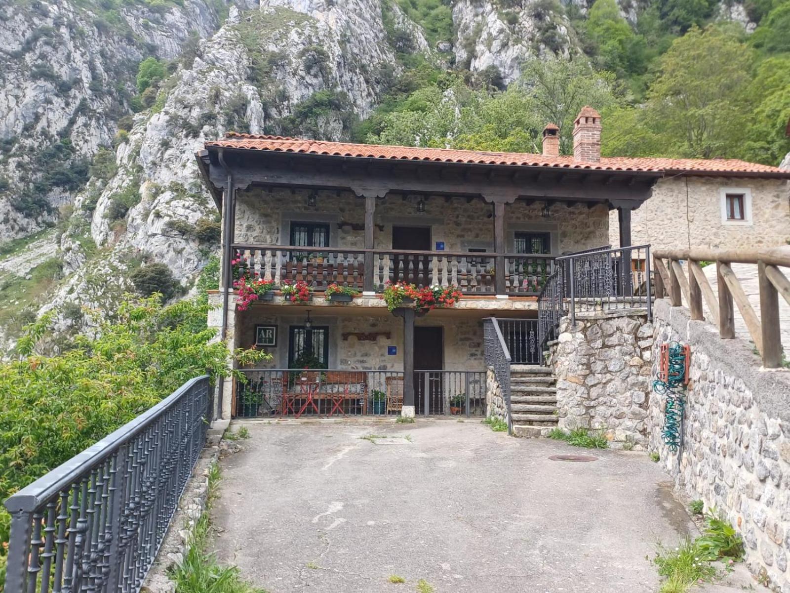 El Portal Del Abuelo Leilighet Arenas De Cabrales Eksteriør bilde
